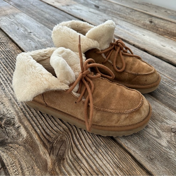 UGG Diara Foldover Suede Lace Up Booties - Picture 2 of 9